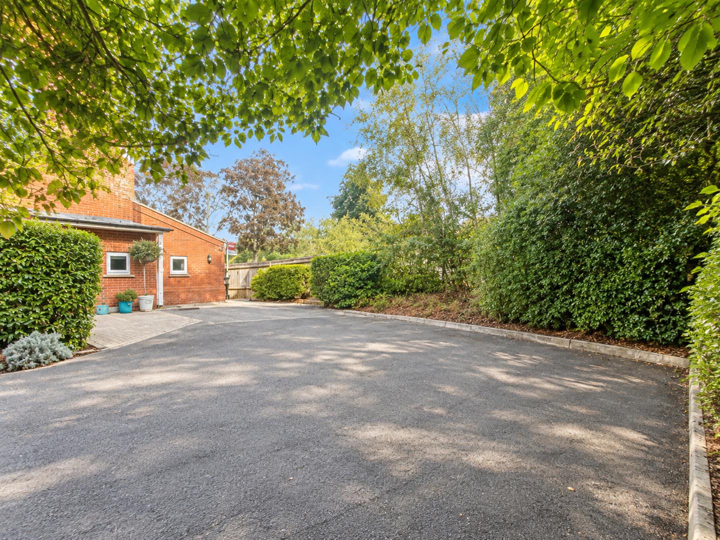 Poulter Croft, Middleton, Milton Keynes